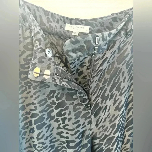 Equipment Femme Arwen Silk Wide Leg Gray Leopard PrintTrousers Size 2 - Picture 6 of 11